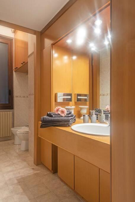 Osti 3 Beautifully Furnished Apartment Milan Exterior photo