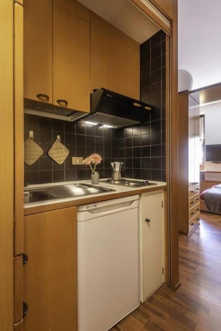 Osti 3 Beautifully Furnished Apartment Milan Exterior photo